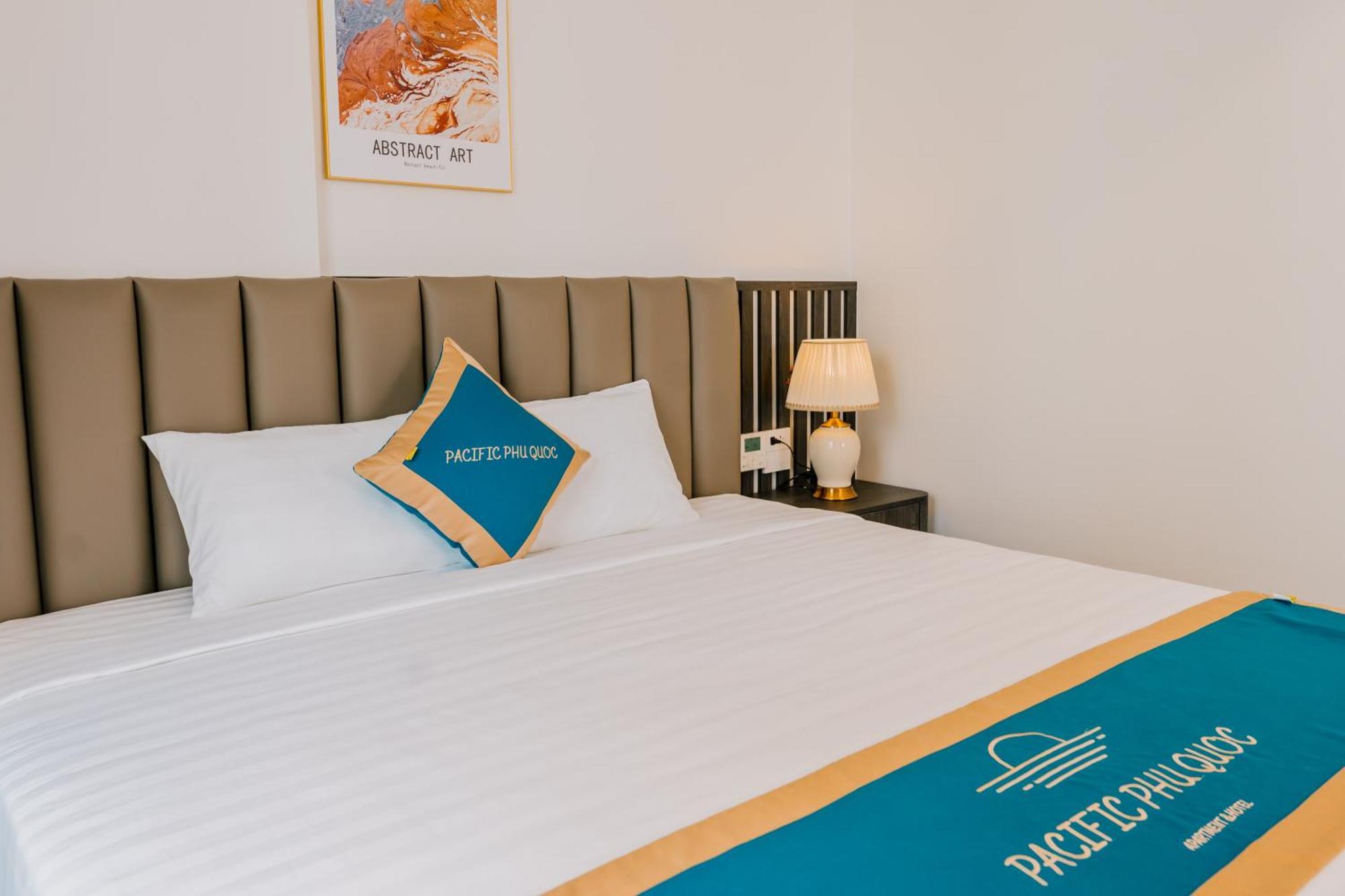 Hotel Pacific &