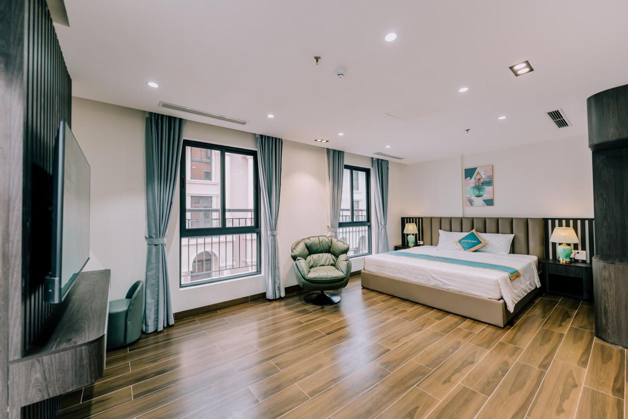 Hotel Pacific &