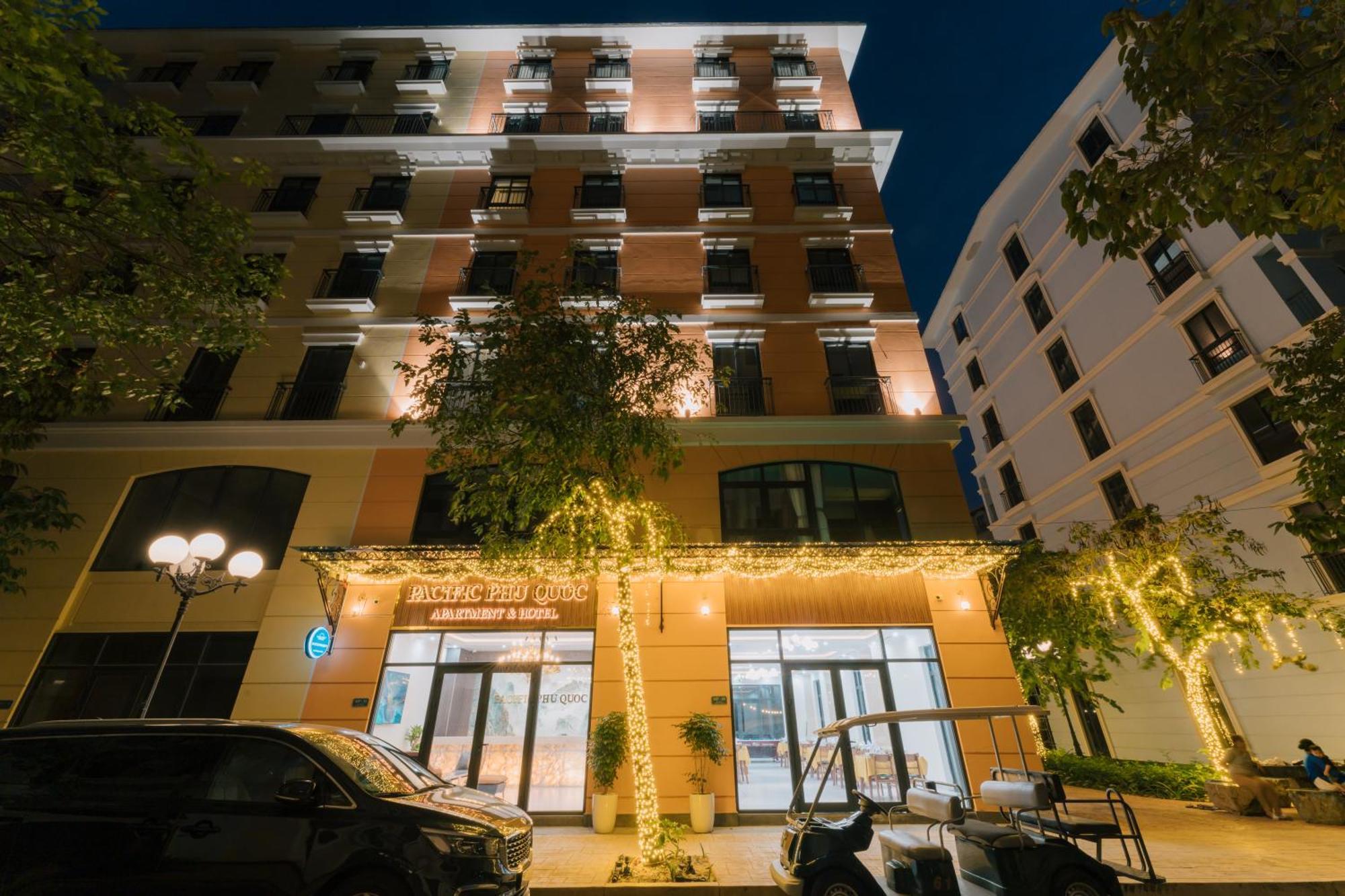Hotel Pacific &
