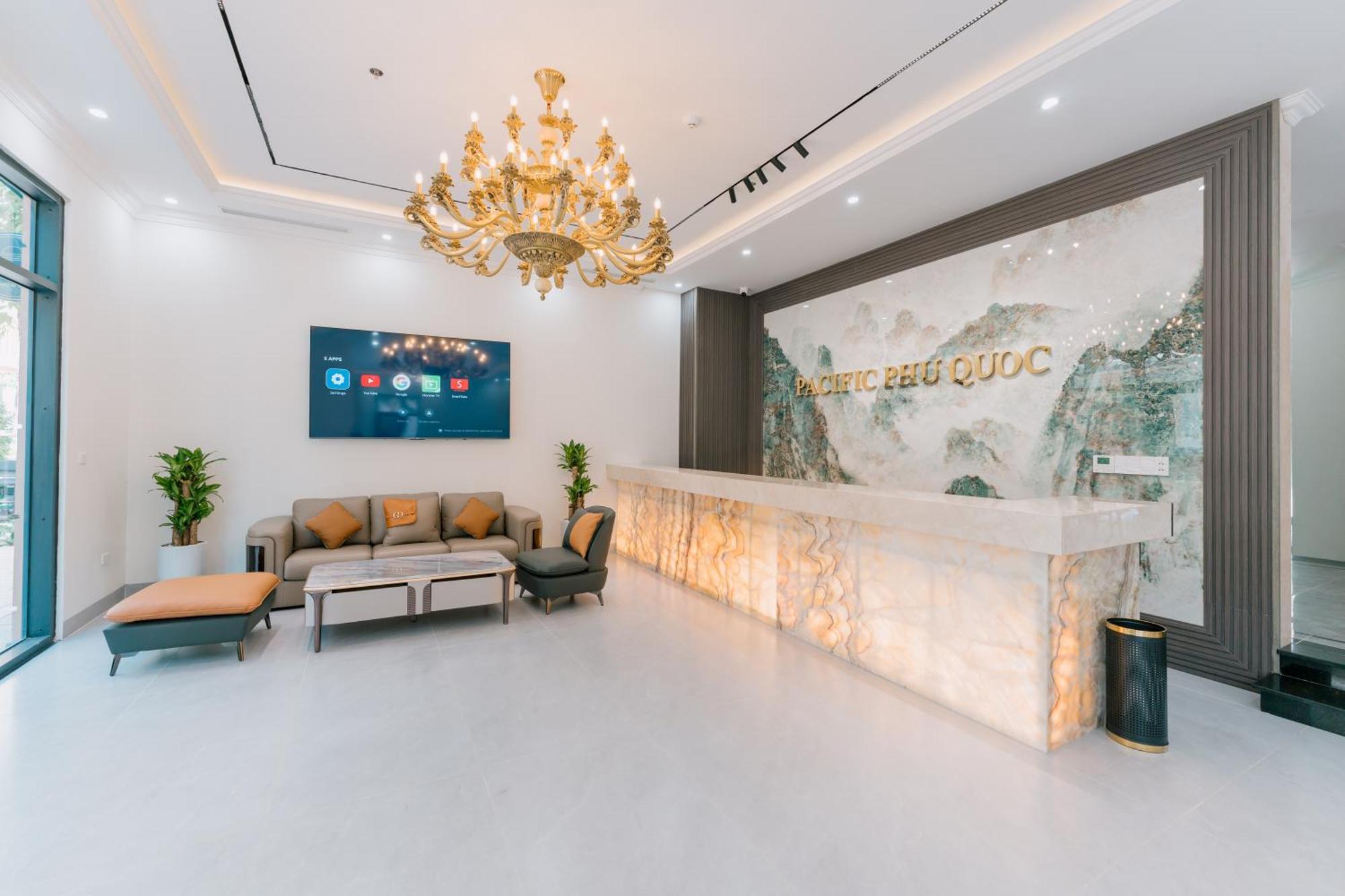 Pacific & Hotel